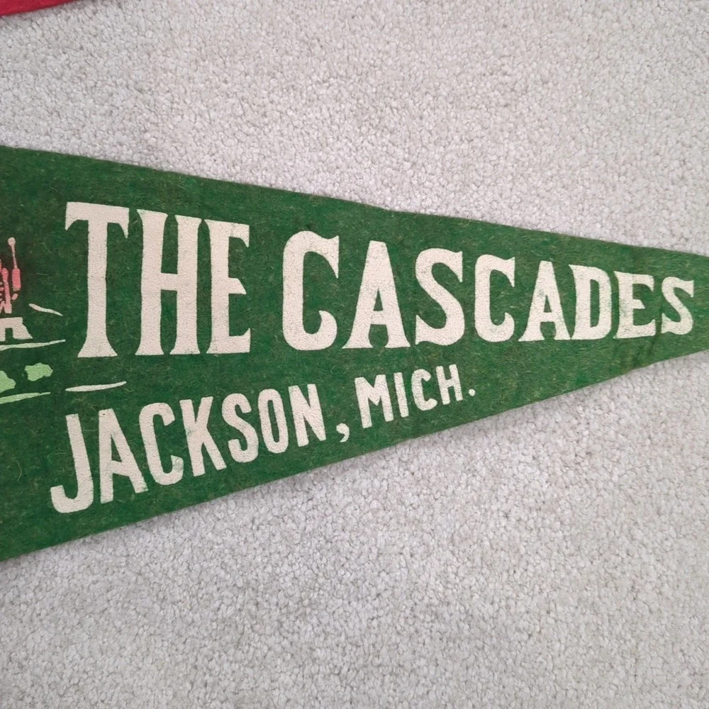 2 The Cascades Jackson Michigan MI Felt‎ Pennant Vintage Travel Souvenir 40s 50s